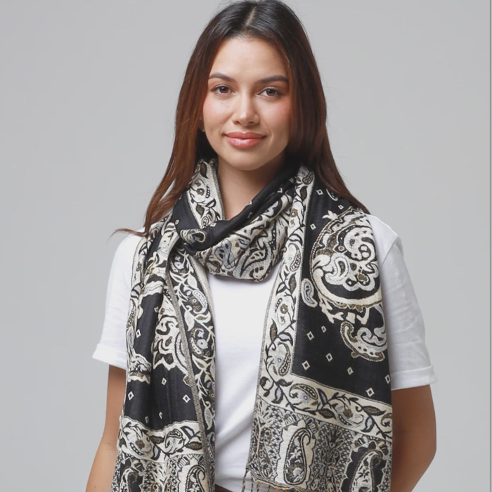 Diella Paisley Scarf Black