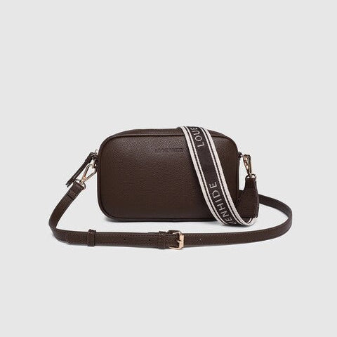 Brown leather crossbody bag with a strap louenhide