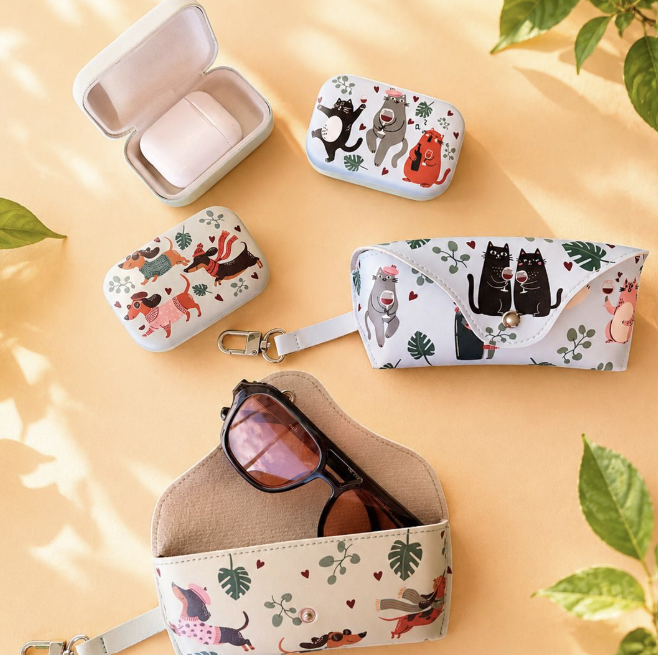 Playful Paws Cat Mini Travel Case