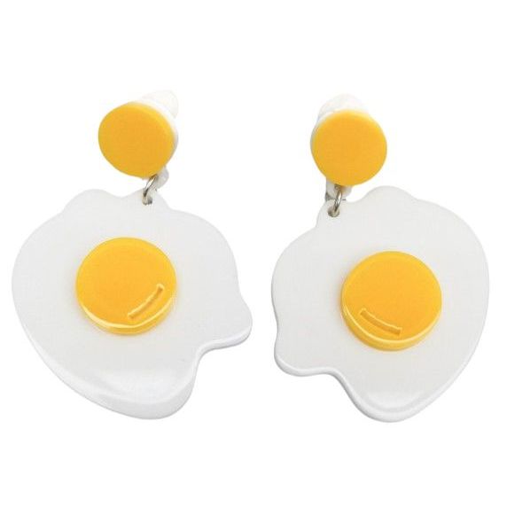 Fried egg-shaped earrings 