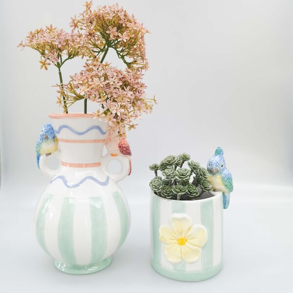 perdy parrot vase and planter