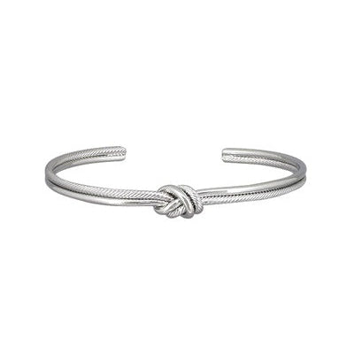 Silver bracelet with a knot design 