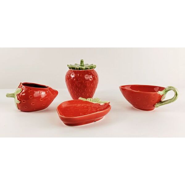 kitchenware strawberry lovers